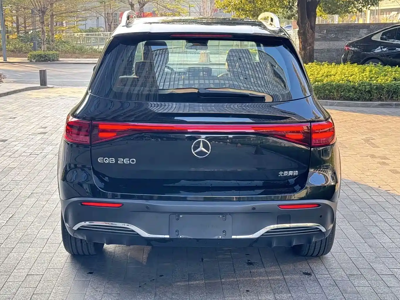 Mercedes-Benz EQB 2024