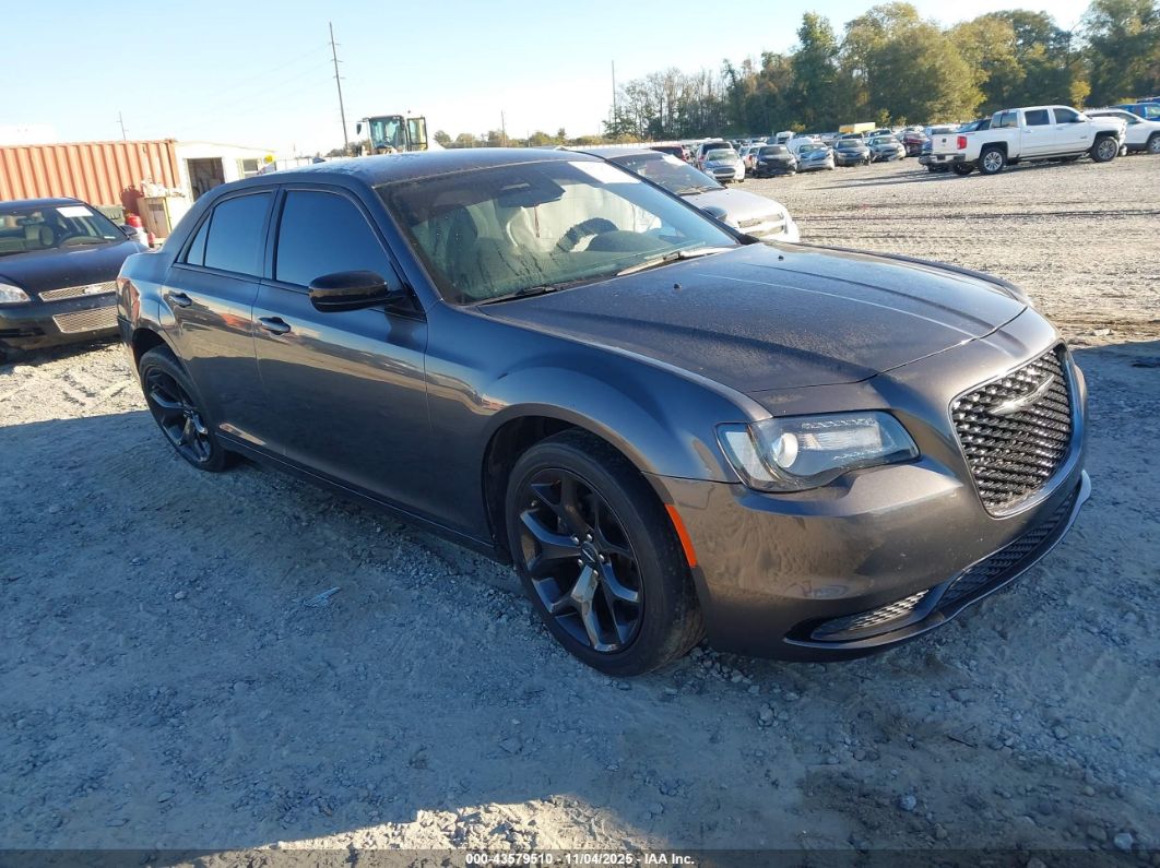 Chrysler 300 2022