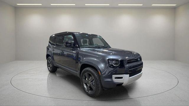Land Rover Defender 2023