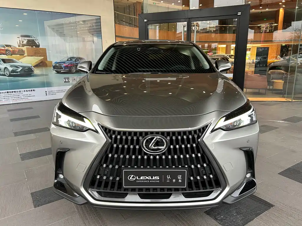 Lexus NX 2024
