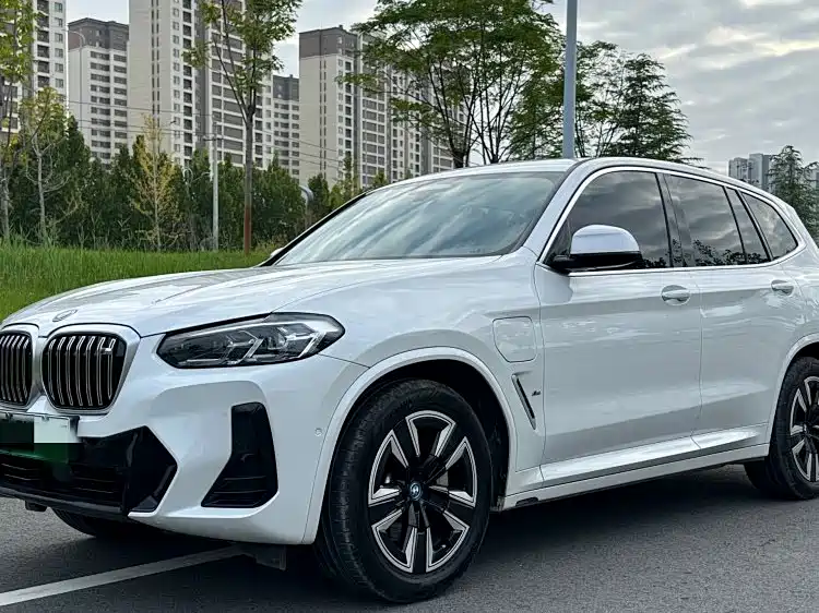 BMW iX3 2024