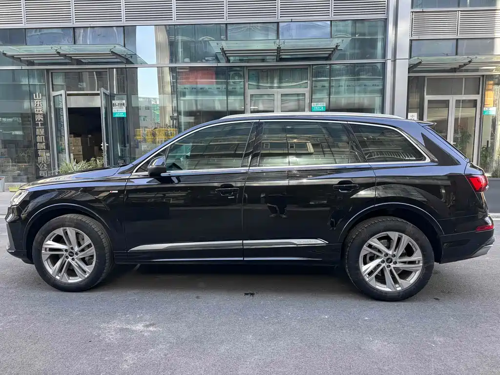 Audi Q7 2024
