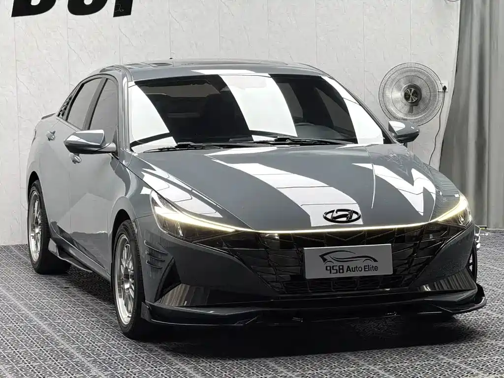 Hyundai Elantra 2022