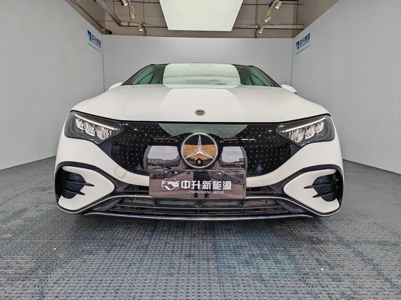 Mercedes-Benz EQE 2025