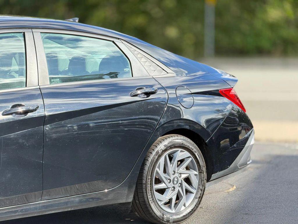 Hyundai Elantra 2024