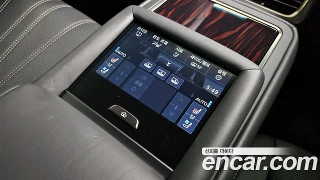 Lexus LS 2022