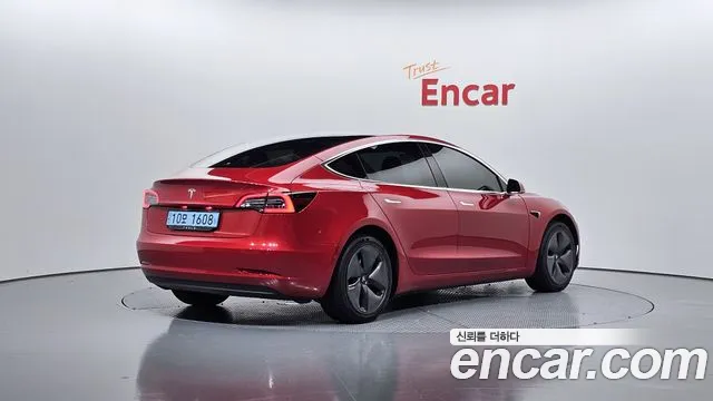 Tesla Model 3 2020