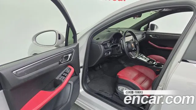 Porsche Macan 2023