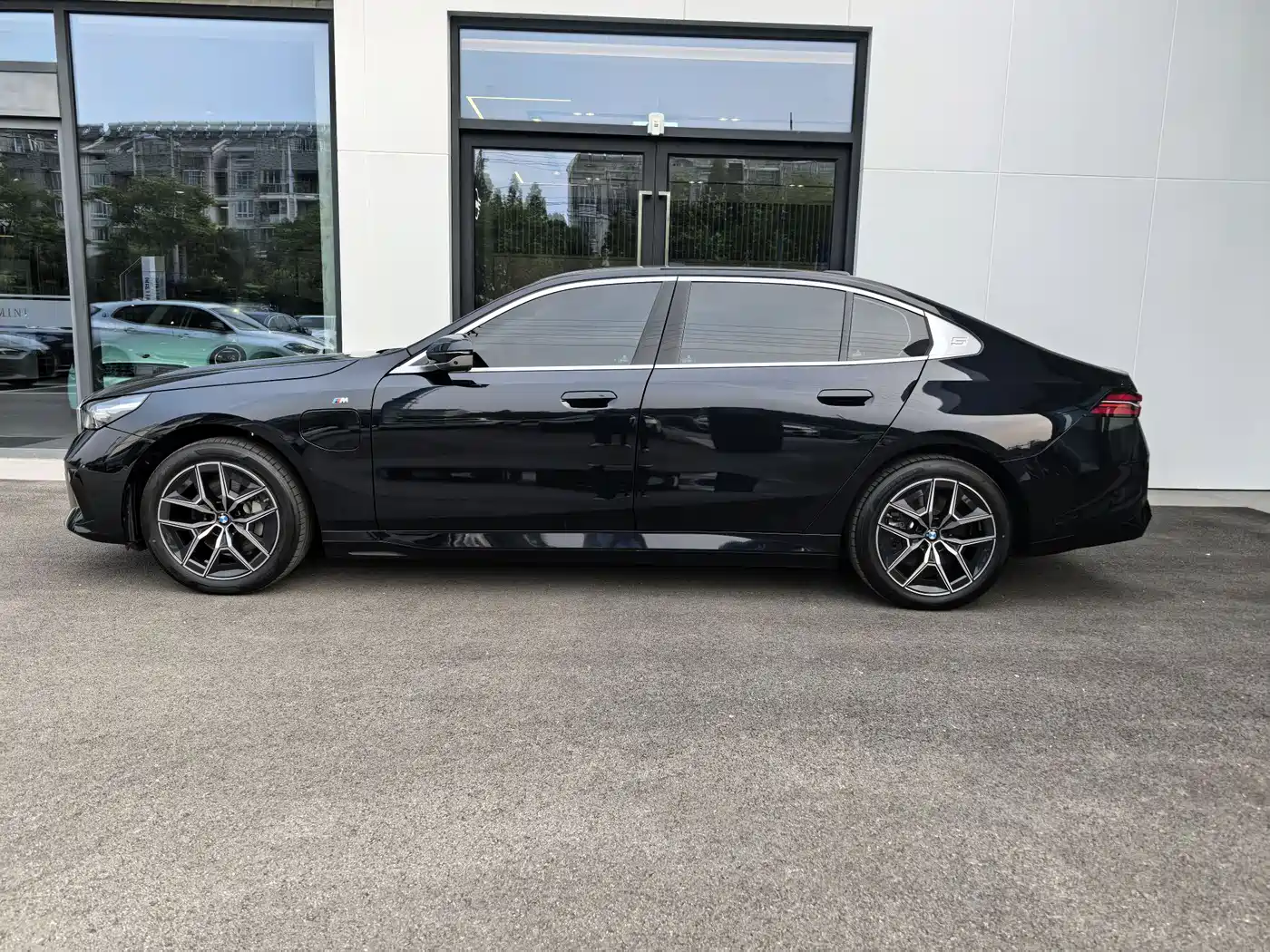 BMW i5 2025