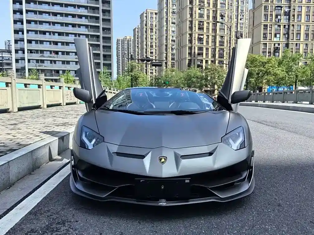 Lamborghini Aventador 2020