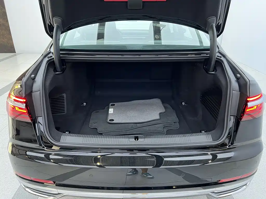 Audi A8 2022