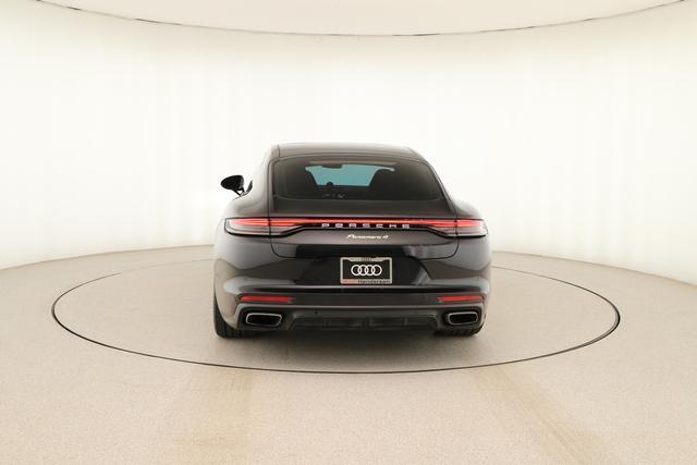 Porsche Panamera 2021