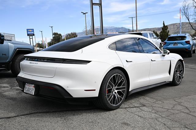 Porsche Taycan 2022