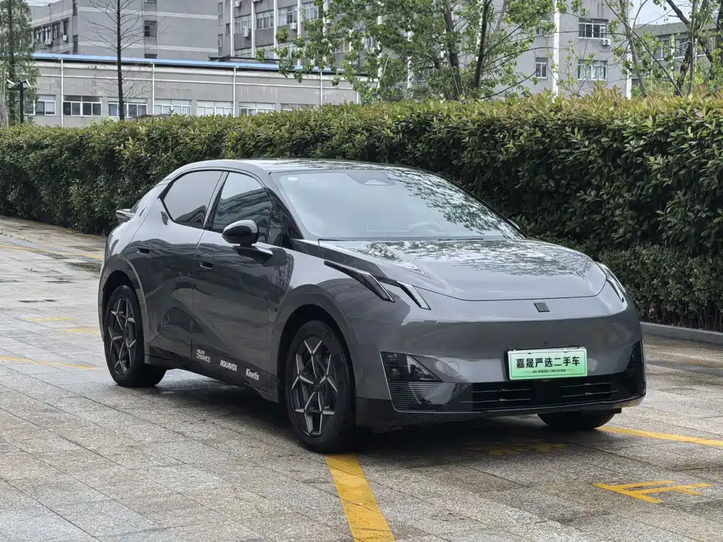 Lynk & Co Z20 2024