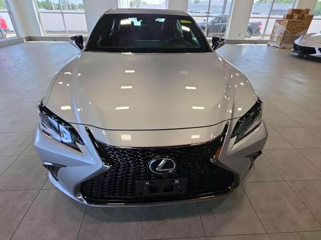 Lexus ES 2022