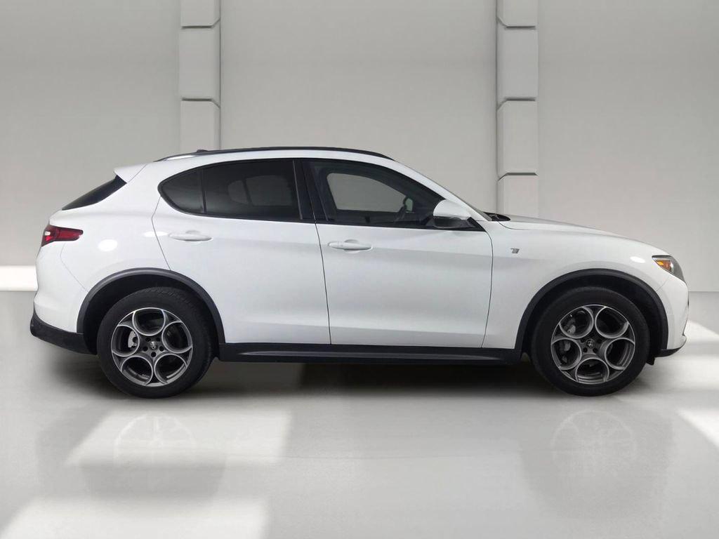 Alfa Romeo Stelvio 2023