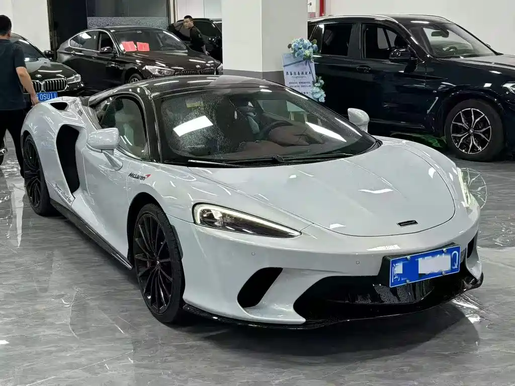 McLaren GT 2024