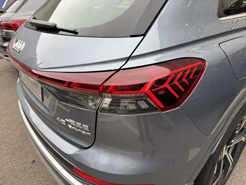 Audi Q4 e-tron 2024