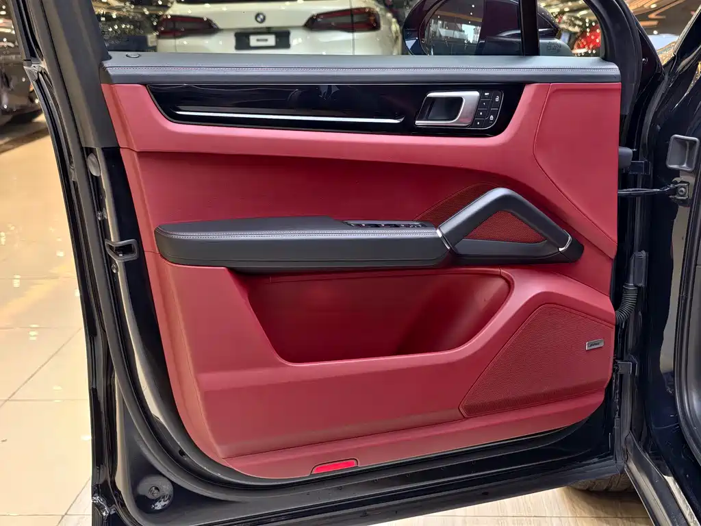 Porsche Cayenne 2022