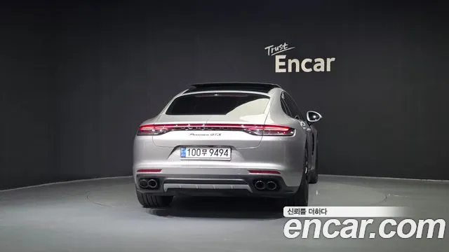 Porsche Panamera 2021