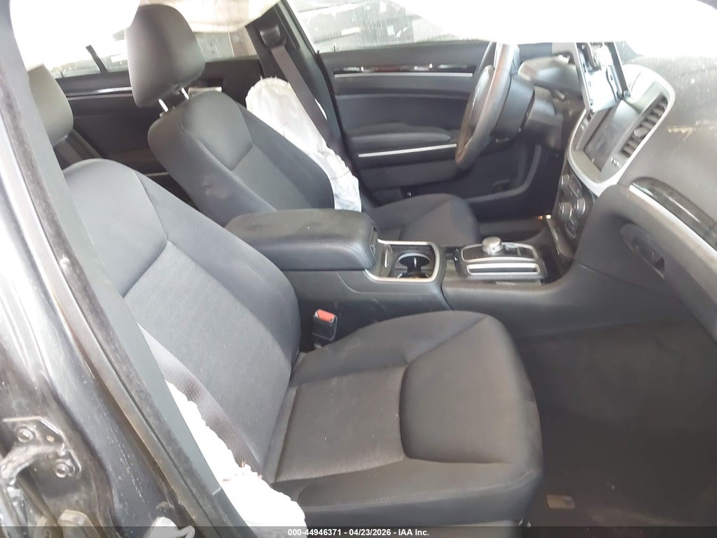 Chrysler 300 2023