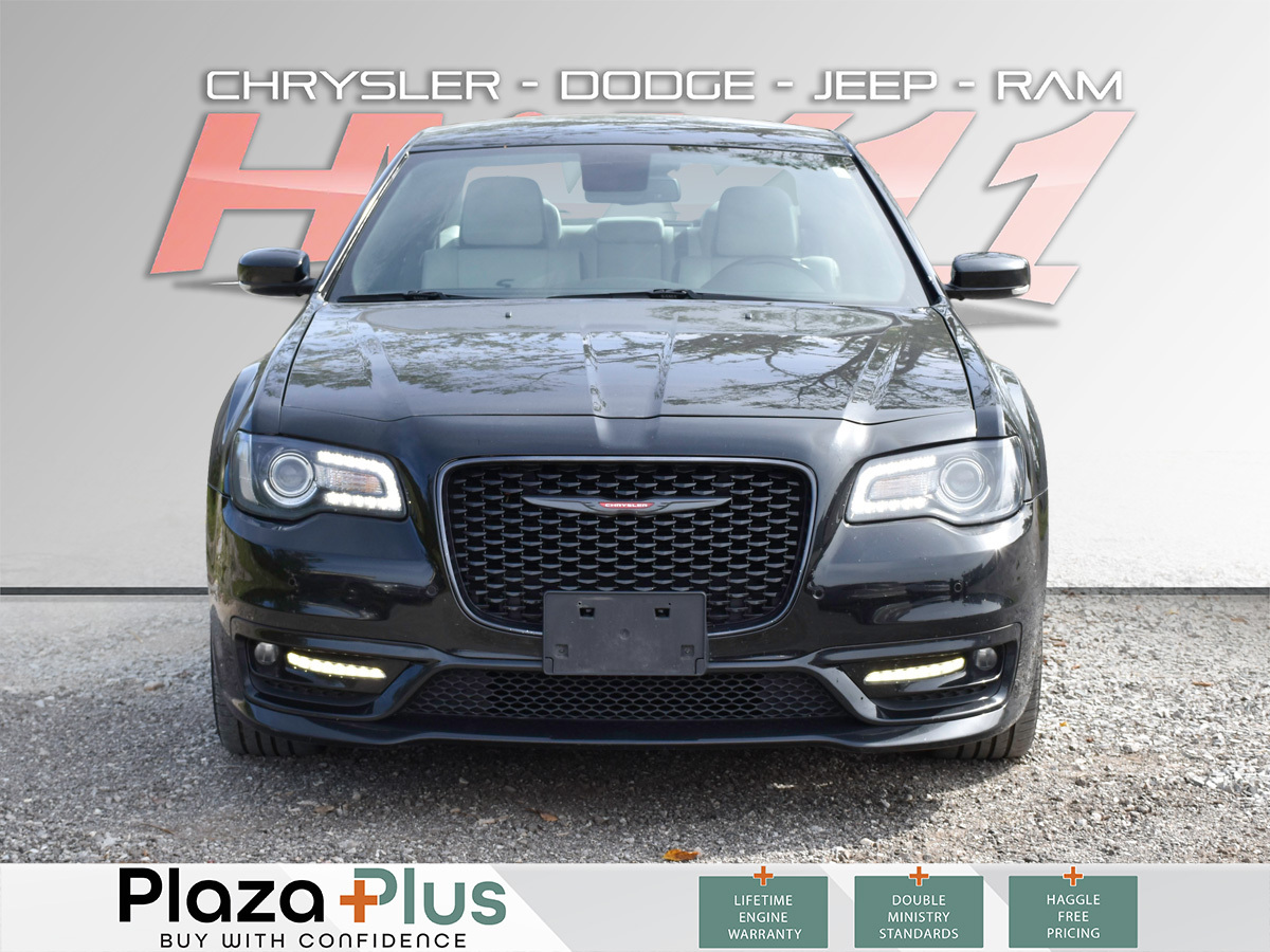 Chrysler 300 2021