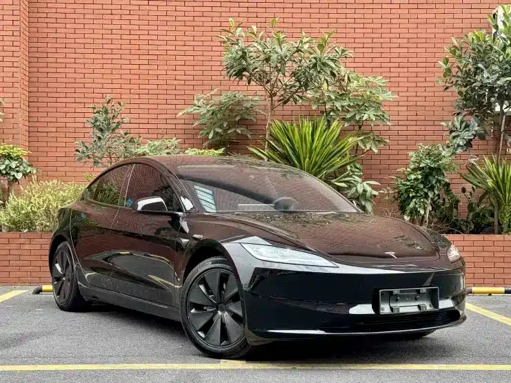 Tesla Model 3 2024