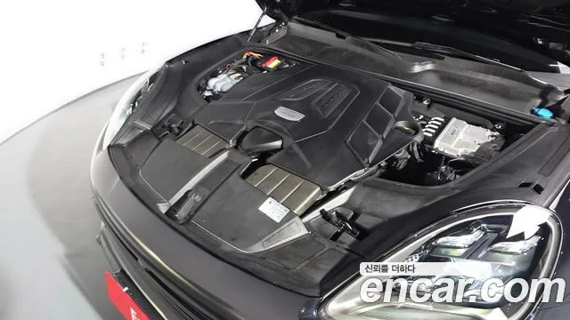 Porsche Cayenne 2021