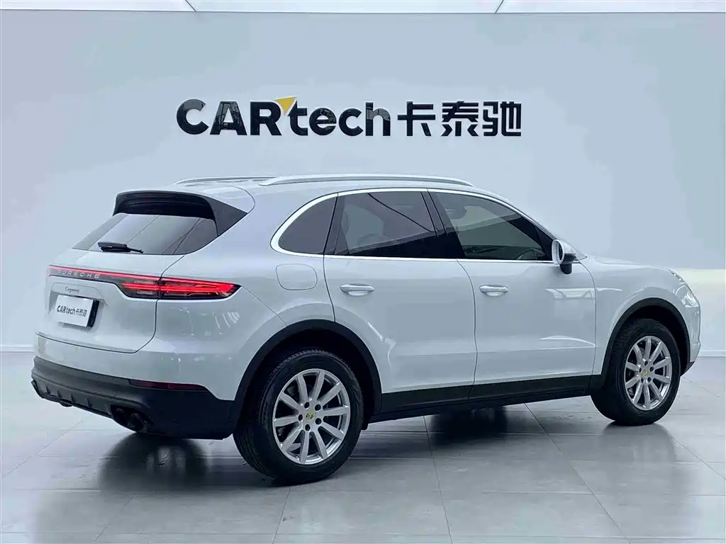 Porsche Cayenne 2021