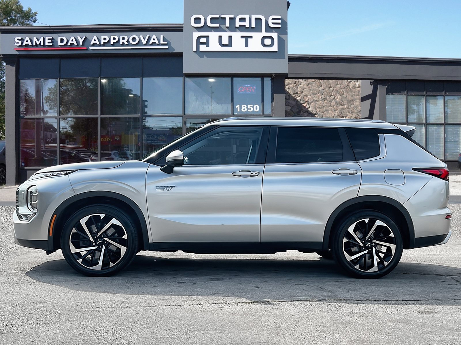 Mitsubishi Outlander 2023