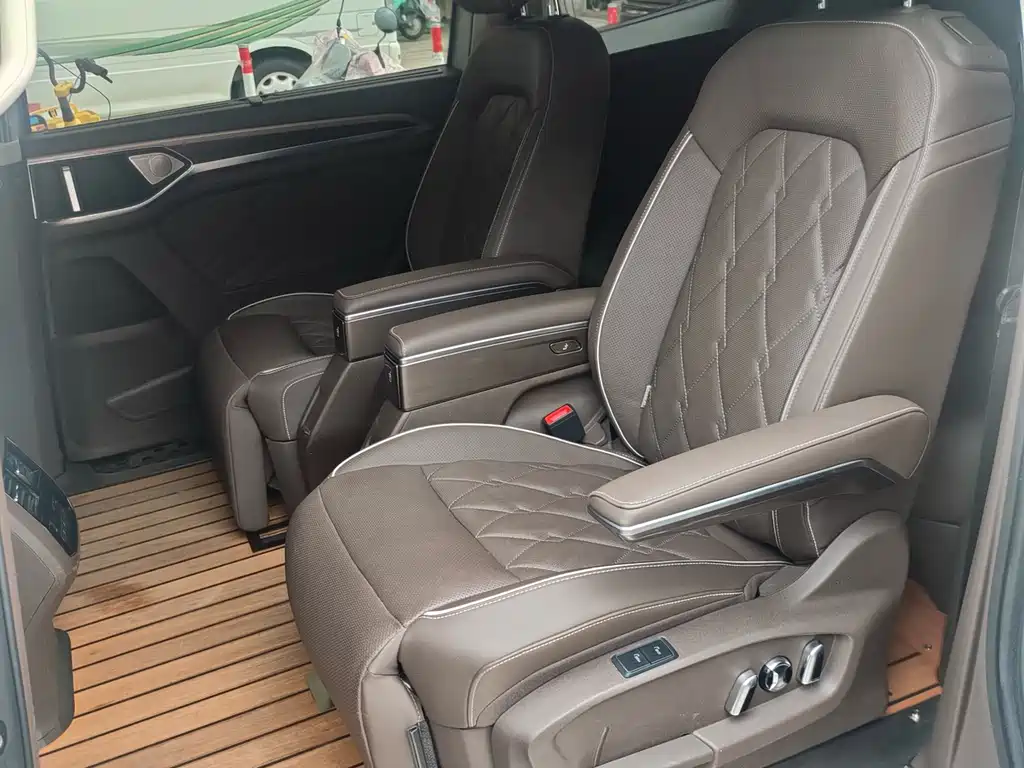 Volkswagen Viloran 2020