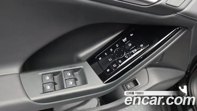 Audi Q6 e-tron 2025
