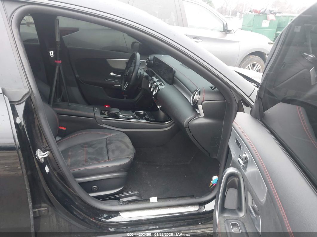 Mercedes-Benz CLA 2022