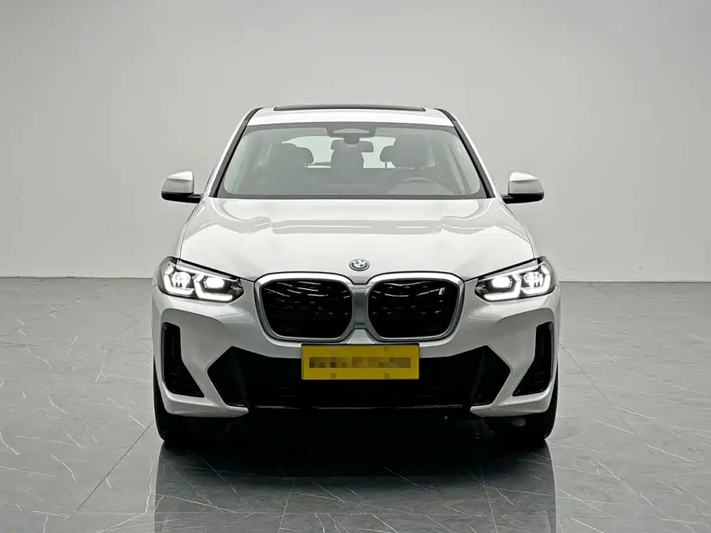 BMW iX3 2023