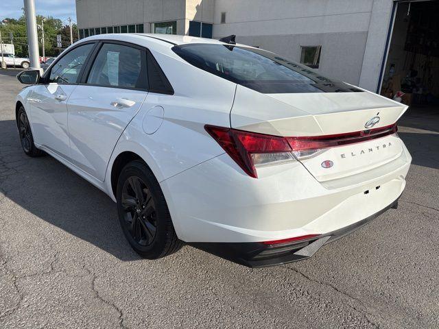 Hyundai Elantra 2022