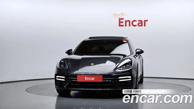 Porsche Panamera 2023