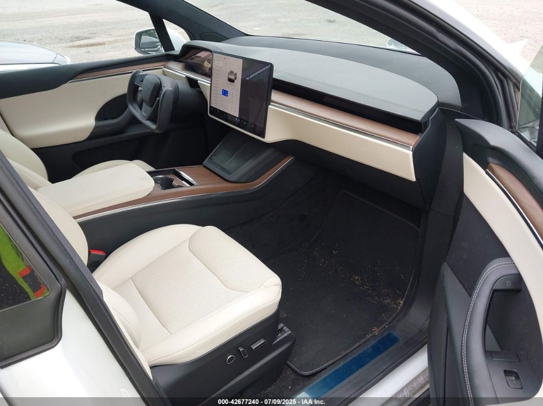 Tesla Model X 2022