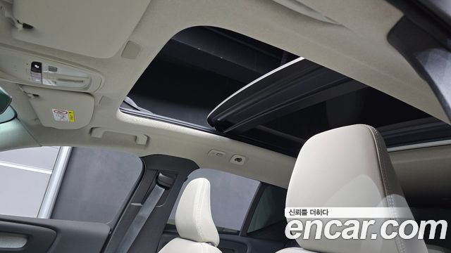 Volvo XC40 2025