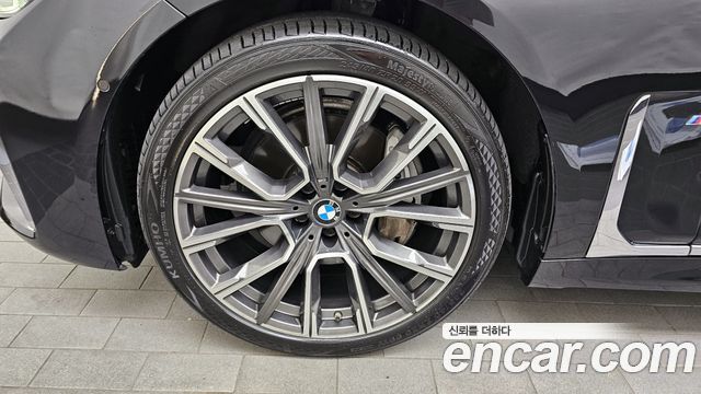 BMW 7 серии 2020