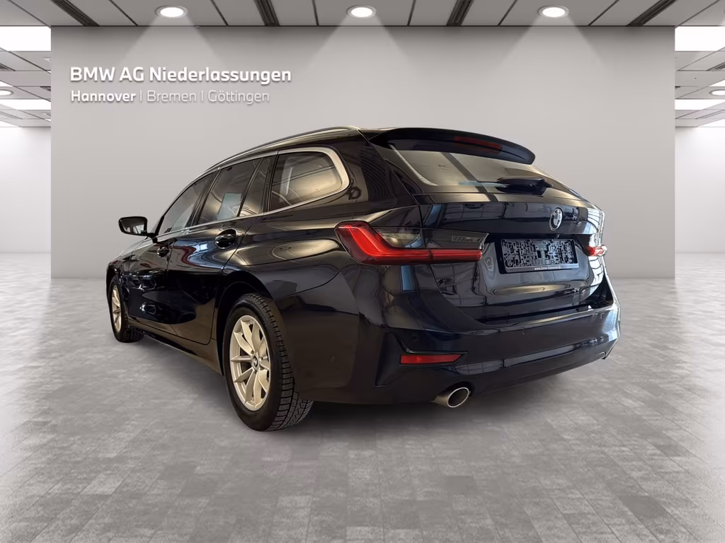 BMW 318 2021