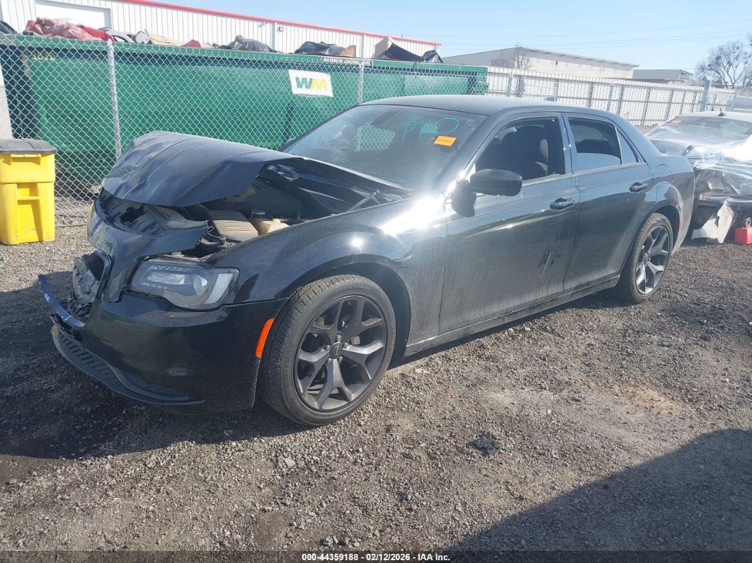 Chrysler 300 2021