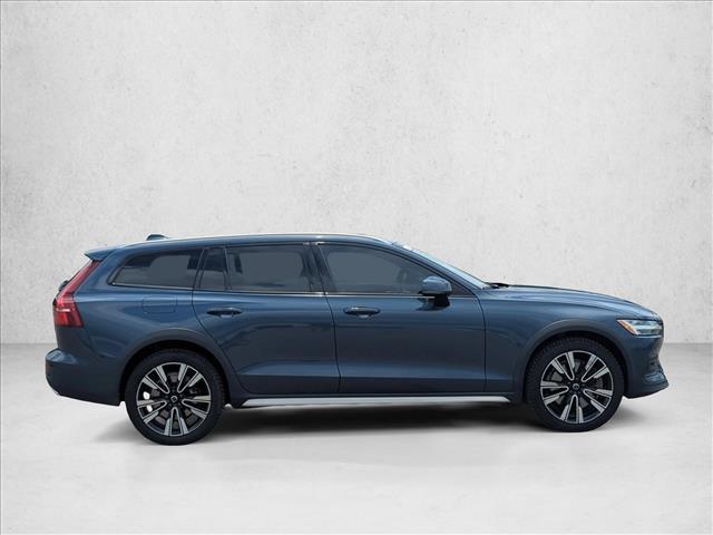 Volvo V60 Cross Country 2021
