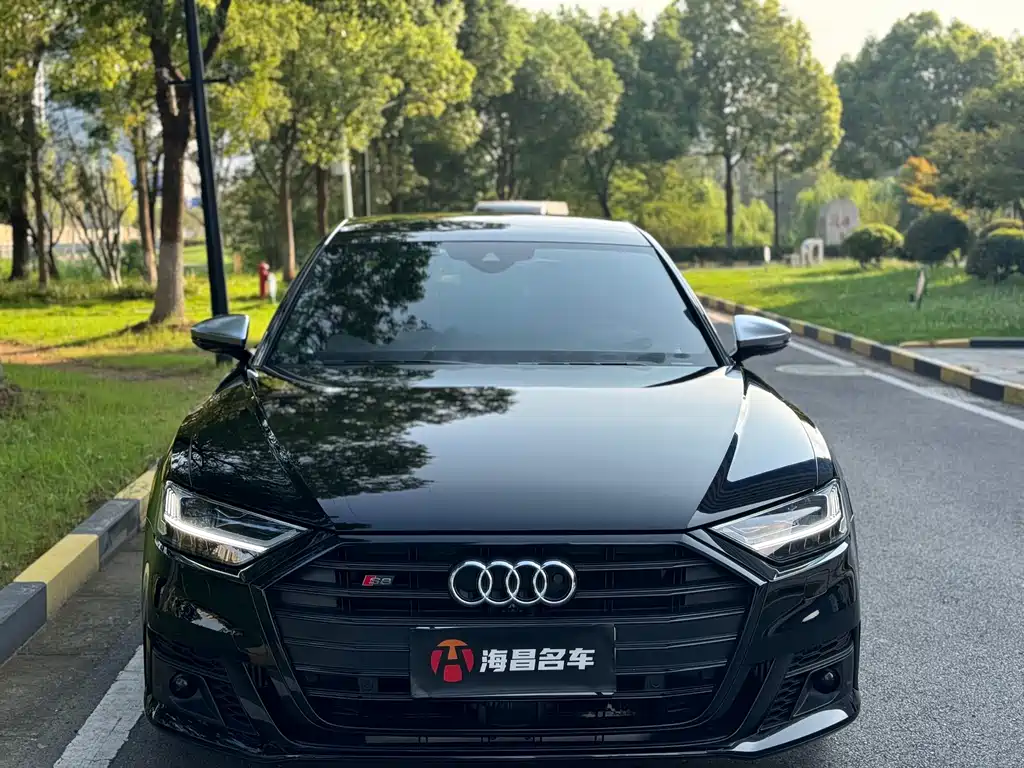 Audi S8 2023