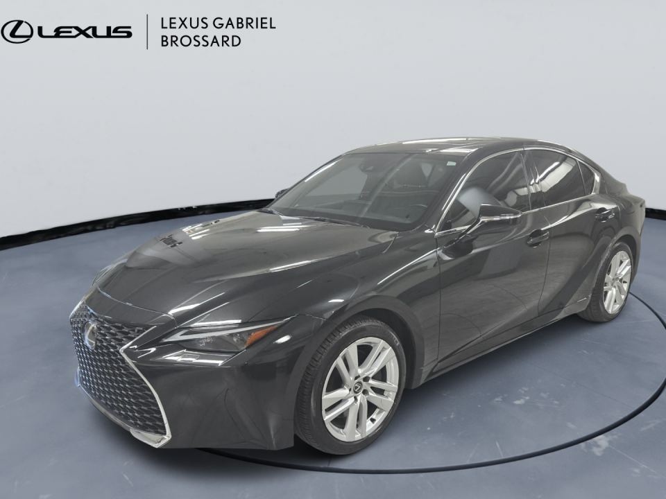 Lexus IS 2024