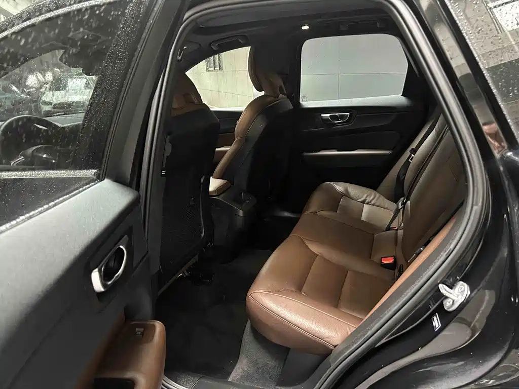 Volvo XC60 2024
