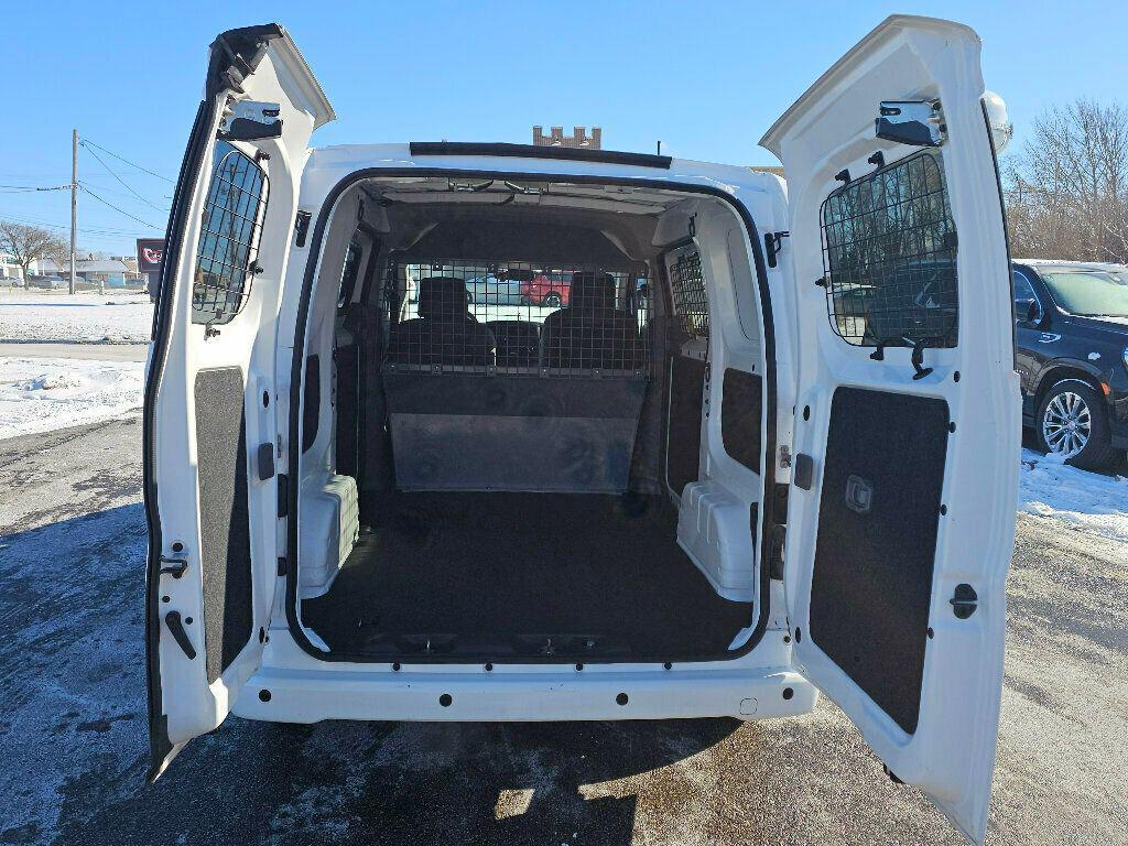 Nissan NV200 2021