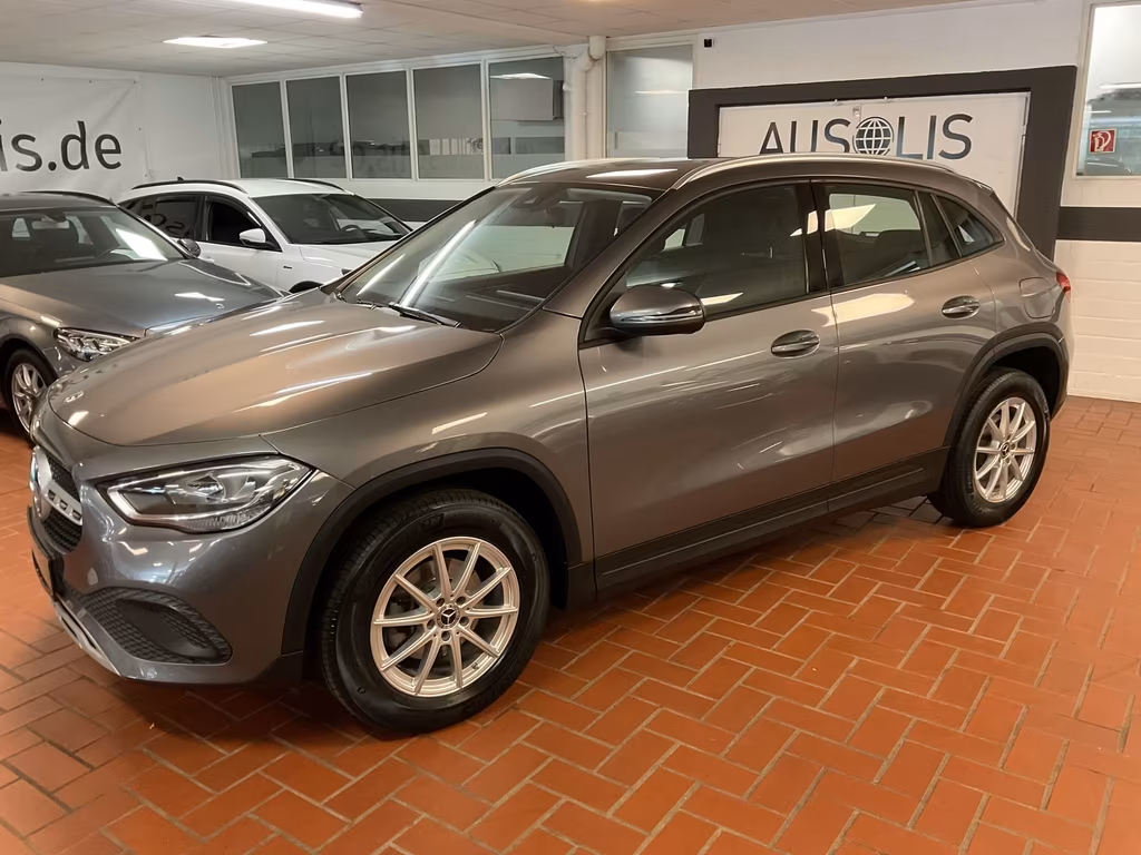 Mercedes-Benz GLA 180 2022