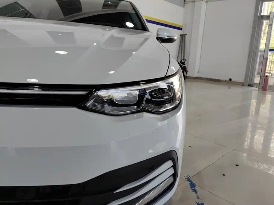 Volkswagen Golf 2023