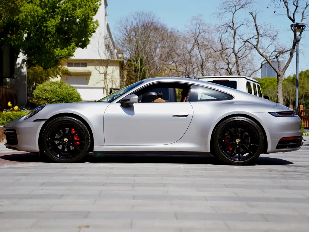 Porsche 911 2023