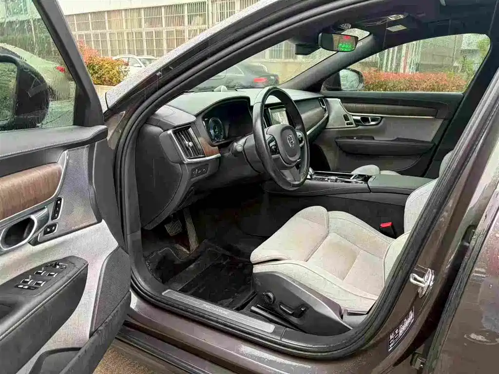 Volvo S90 2021